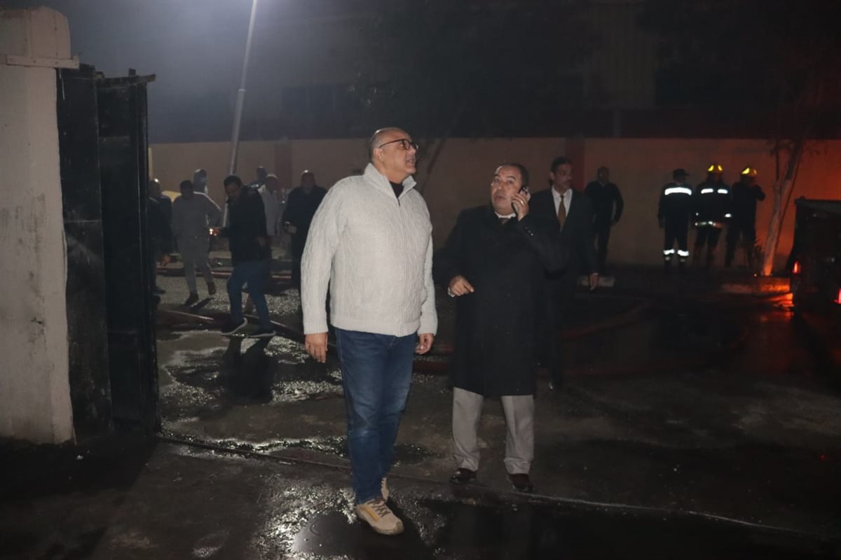 محافظ القليوبية ومدير الأمن بموقع الحريق