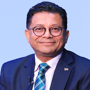 د. أشرف سنجر