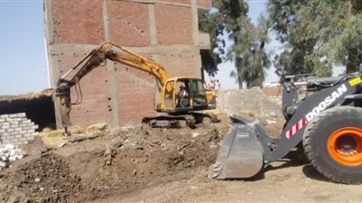 إزالة 7 حالات تعد على الأرض الزراعية بمركز المحلة بالغربية