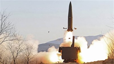 عقب إطلاق كوريا الشمالية لصاروخين.. اليابان تتأهب للطوارئ ومحادثات بين 3 عواصم