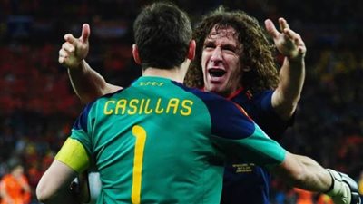 تويتة صادمة لرموز الوفاء بالكلاسيكو.. كاسياس وبويول مثليان