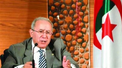 وزير الخارجية الجزائري: نتطلع إلى أن تكون القمة المقبلة فرصة للارتقاء بالعمل العربي