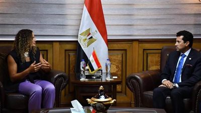 وزير الرياضة يكرم ميار شريف بعد تتويجها بلقب بطولة بارما الإيطالية للتنس