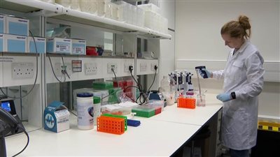 هجرة الأدمغة خطر يهدد هذه الدولة العريقة