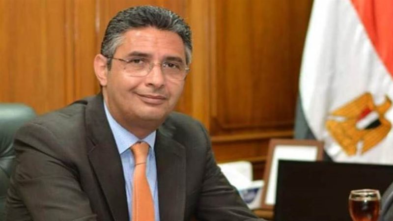 الدكتور شريف فاروق