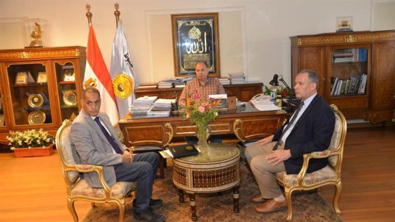 محافظ أسيوط يوافق