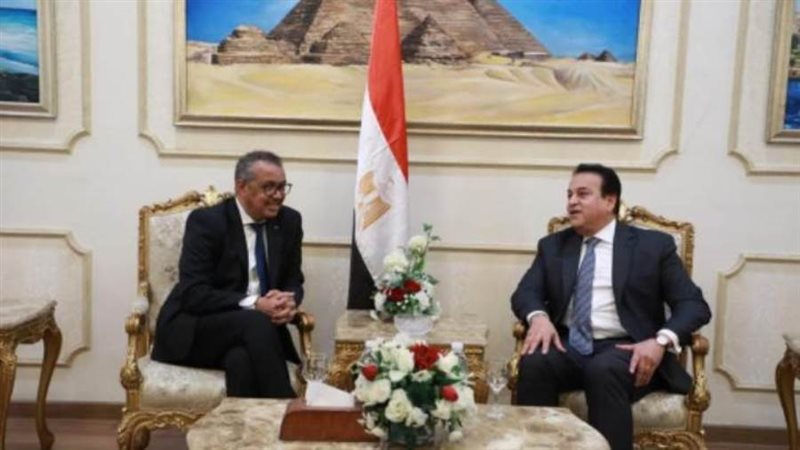 وزير الصحة ومدير