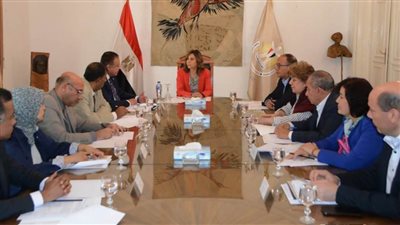 وزيرة الثقافة تشهد اجتماع اللجنة العليا لجائزة الدولة للمبدع الصغير