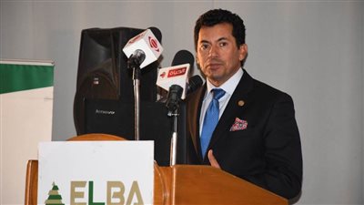 وزير الرياضة يهنئ 