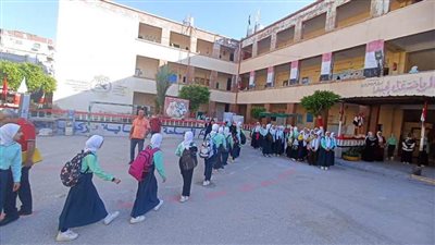 وكيل وزارة التربية والتعليم يتابع انتظام الدراسة ويجتمع بمديرى الإدارات