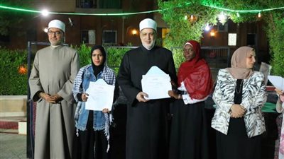 وكيل الأزهر يكرّم الفائزات في مسابقة 