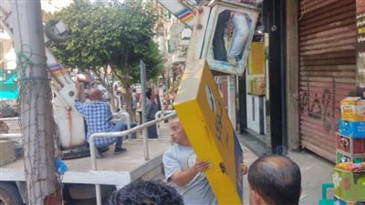 استمرار الحملات المكبرة لإزالة الإعلانات المخالفة والإشغالات بأحياء إسكندرية