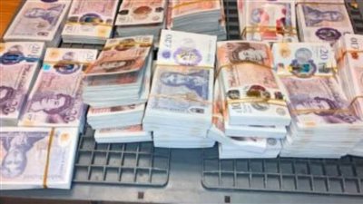 جمارك مطار الغردقة الدولي تضبط محاولة تهريب كمية من النقد الأجنبي