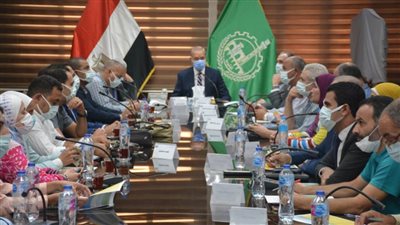 القليوبية تبحث تطوير وتحسين الخدمات فى الخانكة وشبرا الخيمة