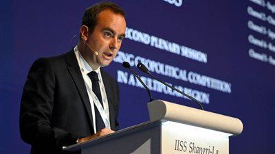 فرنسا تعتزم تعزيز تواجدها العسكري في شرق أوروبا