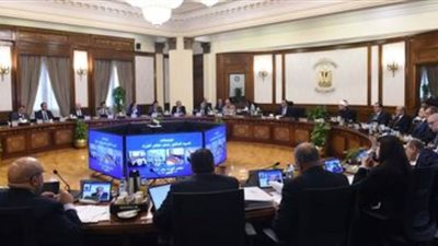 رئيس الوزراء: المؤتمر الاقتصادي سيمثلُُ منصة لتبادل وجهات النظر بين الحكومة والخبراء لصياغة خارطة طريق