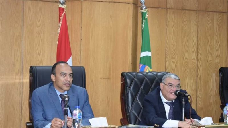 محافظ المنيا ونايبه