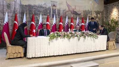 أمير قطر والرئيس التركي يشهدان توقيع اتفاقيات تعاون في إسطنبول