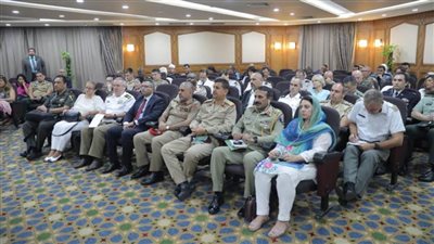 القوات المسلحة تنظم زيارة لعدد من الملحقين العسكريين العرب والأجانب وزوجاتهم لمقر مشيخة الأزهر