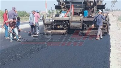 رصف الطرق بعدد من مدن محافظة كفر الشيخ