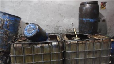 غلق مخزن لتجميع بواقي زيوت الطعام المستعملة بالدقهلية 