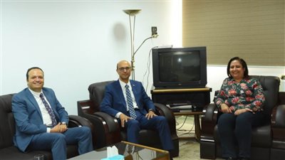 رئيس جامعة أسيوط يتلقى دعوة للمشاركة في افتتاح الكنيسة الإنجيلية الأولى بأسيوط