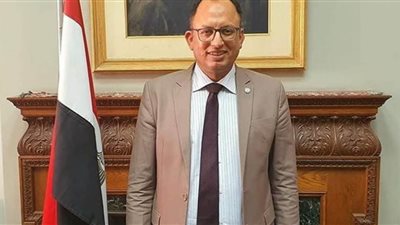 رئيس جامعة حلوان يتفقد كليات الطب والحاسبات والذكاء الاصطناعي والتربية