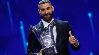 رسميا.. كريم بنزيمة يفوز بالكرة الذهبية ومحمد صلاح خامسًا متفوقًا على مبابى 