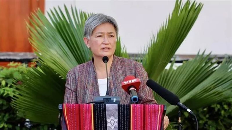 وزيرة الخارجية بيني