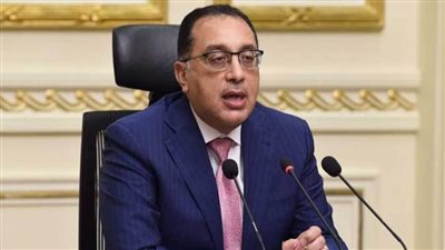 مدبولي يستعرض تقريرًا لوزيرة الثقافة عن تخريج الدفعتين الثانية والثالثة من مبادرة 