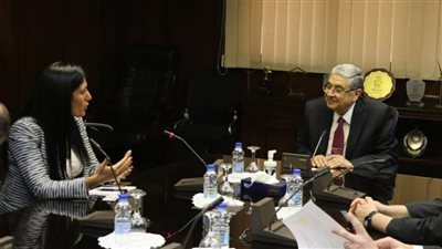 وزير الكهرباء يبحث مع وفد بلجيكي فرص الاستثمار بالطاقة المتجددة والهيدروجين الأخضر
