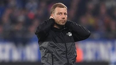 شالكة الألماني يعلن إقالة مدربه