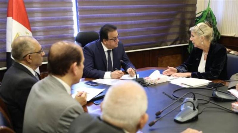 لقاء وزير الصحة وممثلي