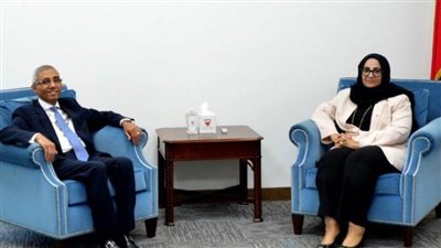 سفير مصر يلتقي وزيرة الصحة بمملكة البحرين