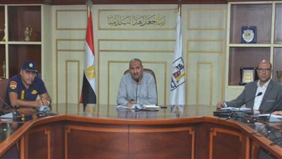 سكرتير مساعد بني سويف يناقش مشروعات الخطة الاستثمارية للعام الحالي