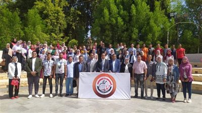 آداب الوادي الجديد تنظم اللقاء التعريفي الثالث بين إدارة الكلية وطلابها 