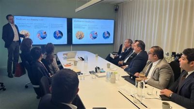 رئيس الرعاية الصحية يلتقي نائب الرئيس التنفيذي لشركة أدوية عالمية