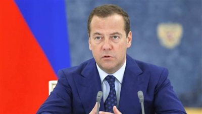 ميدفيديف: ليز تراس أسرع من دمر النظام المالي في بريطانيا