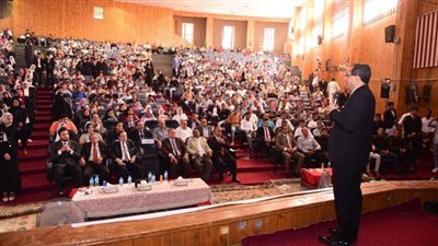 كلية الحقوق بسوهاج تستقبل طلابها الجدد والقدامى