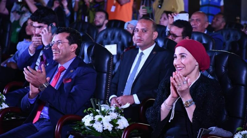 وزيرا الشباب والهجرة