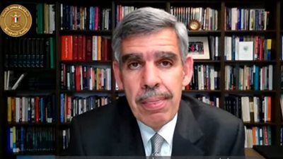 محمد العريان: نعاصر اقتصادًا عالميًا تكتنفه حالة من عدم اليقين غير المعتاد