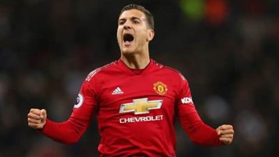 ظهير الشياطين الحمر صراع إسباني على لاعب برتغالي