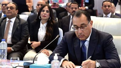 رئيس الوزراء يشارك في جلسة بعنوان 
