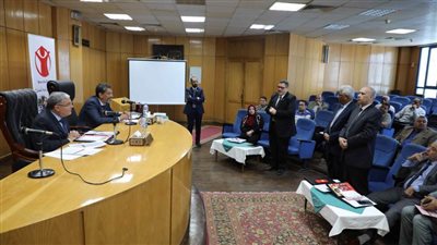 فتح وتشغيل 1010 فصول تعليم کبار لخدمة 16386 سيدة وفتاة بمراكز المحافظة