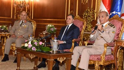  وزير الدفاع: القوات المسلحة والشرطة درع الأمة والعيون الساهرة على أمنها