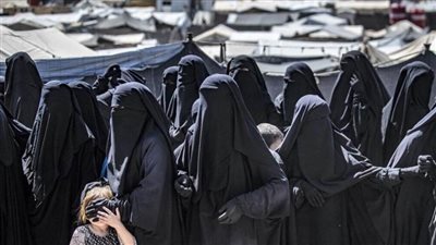 القضاء الفرنسي يوجه تهما إلى 10 نساء أعادتهن باريس من سوريا تتعلق بالانتماء لمنظمة إرهابية