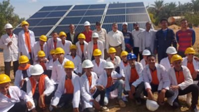 برنامج تدريبى ميدانى لطلاب قسم الطاقة الشمسية بموط الصناعية بالوادي الجديد 