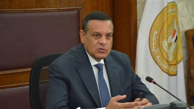 وزير التنمية المحلية يتابع جهود المحافظات في التعامل مع موجة سقوط الأمطار