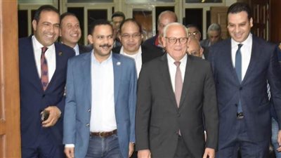 أشرف رشاد يلتقي محافظ بورسعيد ويتفقد مقر أمانة 