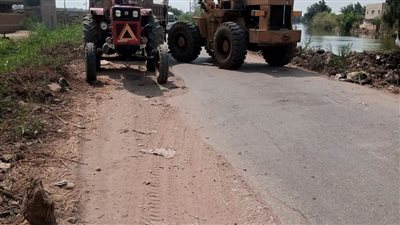 ري الدقهلية يبدأ خطة رفع نواتج تطهير الترع والمجاري المائية 